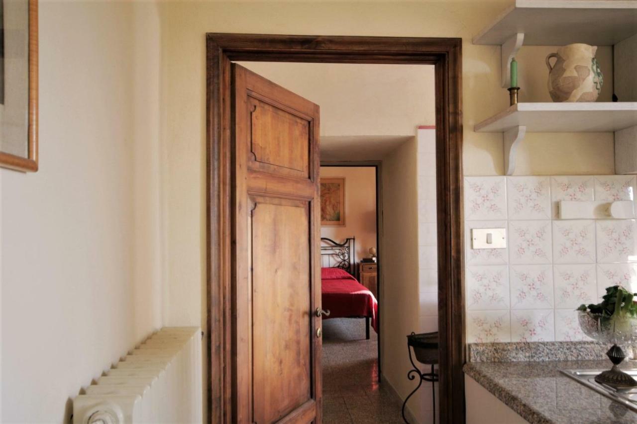 Medieval Palazzo Becci San Gimignano Esterno foto